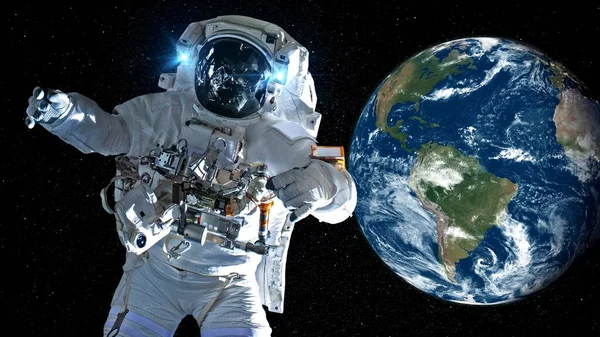 Космічний апарат "Астронавт" робить космічну прогулянку під час роботи над космічною місією — стокове фото