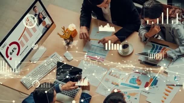 Visual creativa de la gente de negocios en una reunión de personal corporativo en videollamada — Vídeo de stock