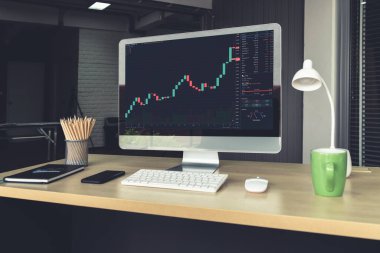 Dahiyane bilgisayar yazılımının borsa veri tablosu analizi