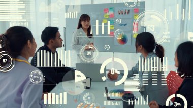 Şirket personeli toplantısındaki iş adamları imrendirici grafikle