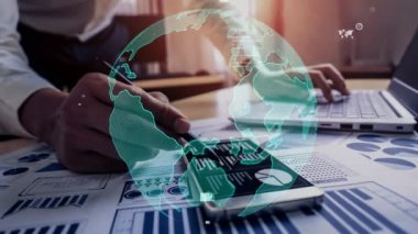 İşadamı, borsa araştırmalarının kavramsal verilerini analiz ediyor.