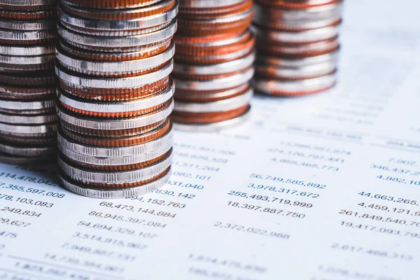 Altın para yığını Hazine mevduat banka hesabında tasarruf para yığını