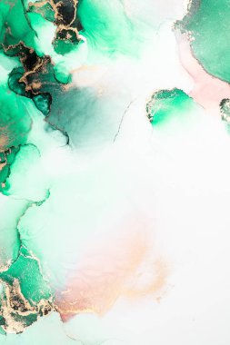 Kağıt üzerinde mermer sıvı mürekkep resminin yeşil altın soyut arkaplanı .