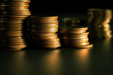 Altın para yığını Hazine mevduat banka hesabında tasarruf para yığını