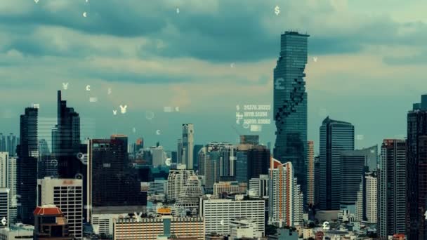 Аналитический интерфейс бизнес-данных пролетает над умным городом, показывая будущее изменений — стоковое видео