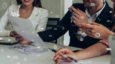 Kurumsal personel toplantısında iş adamlarının kavramsal vizyonu