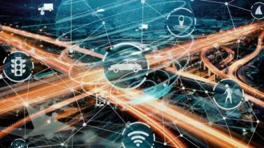 Yeni şehir yolunda gelecekteki araba trafiği için akıllı ulaşım teknolojisi kavramı