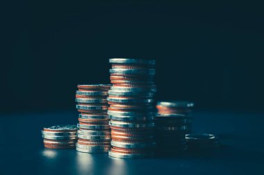 Altın para yığını Hazine mevduat banka hesabında tasarruf para yığını