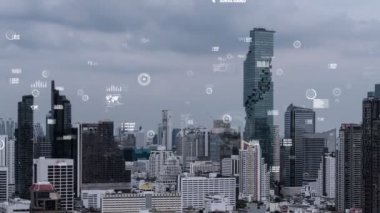 İş verisi analitik arayüzü, geleceği gösteren akıllı şehir üzerinde uçar