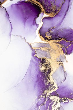 Kağıt üzerinde mermer sıvı mürekkep resminin mor altın soyut arkaplanı .