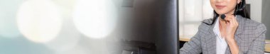 Geniş görünüm panoramik pankartta çağrı merkezi veya müşteri destek aracıName