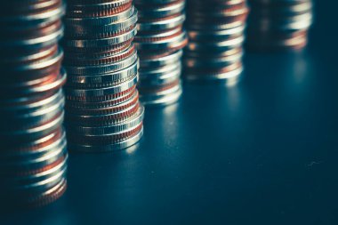 Altın para yığını Hazine mevduat banka hesabında tasarruf para yığını