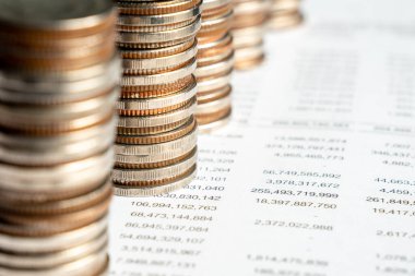 Altın para yığını Hazine mevduat banka hesabında tasarruf para yığını