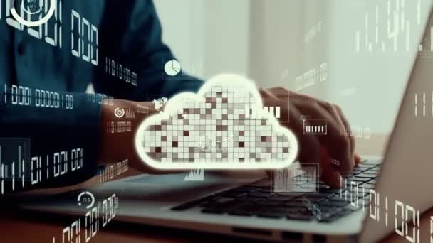 Zakenman maakt gebruik van capabele laptop computer om verbinding te maken met cloud computing netwerk — Stockvideo