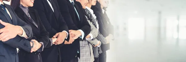 Successful business people standing together broaden view — Stock Photo, Image