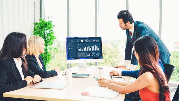 Business data dashboard analysis by ingenious computer software — Stock Photo, Image