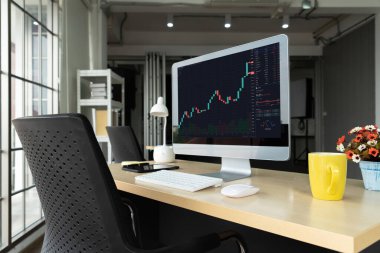 Dahiyane bilgisayar yazılımının borsa veri tablosu analizi