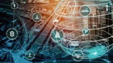 Yeni şehir yolunda gelecekteki araba trafiği için akıllı ulaşım teknolojisi kavramı