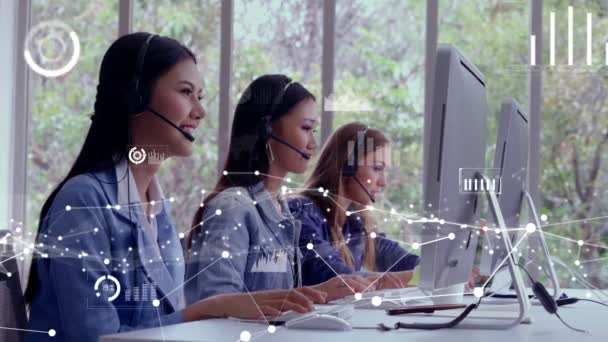 El centro de atención al cliente proporciona datos en visión conceptual — Vídeo de stock