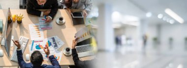 İş adamları grup toplantısı daha geniş açıdan çekildi