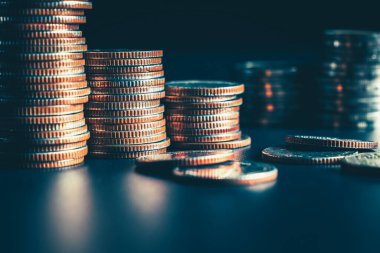 Altın para yığını Hazine mevduat banka hesabında tasarruf para yığını