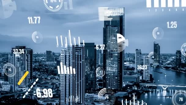 Interfaz analítica de datos empresariales sobrevuelan ciudad inteligente mostrando futuro de alteración — Vídeo de stock