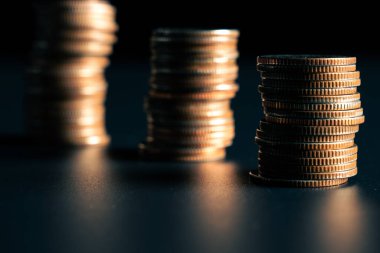 Altın para yığını Hazine mevduat banka hesabında tasarruf para yığını