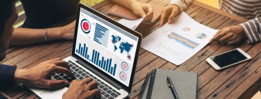 Dahiyane bilgisayar yazılımının iş veri paneli analizi