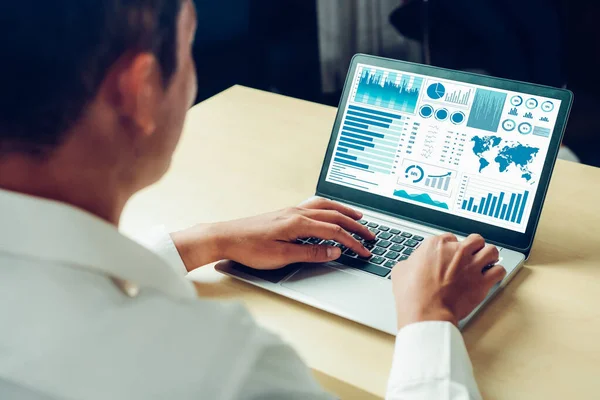 Business data dashboard analysis by ingenious computer software — Stock Photo, Image