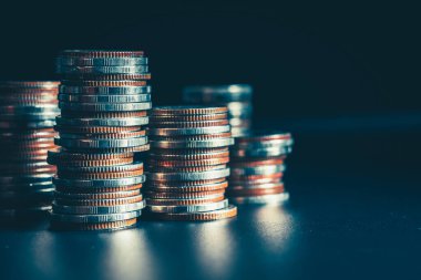 Altın para yığını Hazine mevduat banka hesabında tasarruf para yığını