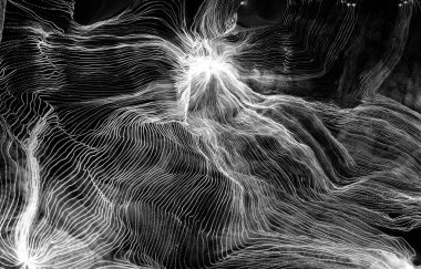 Ağ noktaları ve koyu arkaplanı birbirine bağlayan dijital dokuma çizgilerinin soyut dalgası