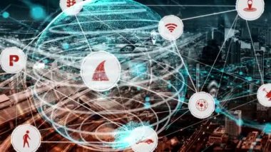 Yeni şehir yolunda gelecekteki araba trafiği için akıllı ulaşım teknolojisi kavramı