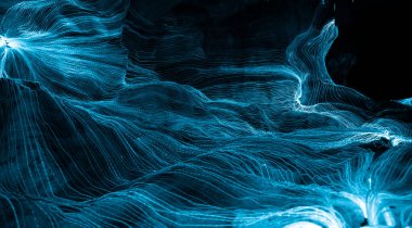 Ağ noktaları ve koyu arkaplanı birbirine bağlayan dijital dokuma çizgilerinin soyut dalgası