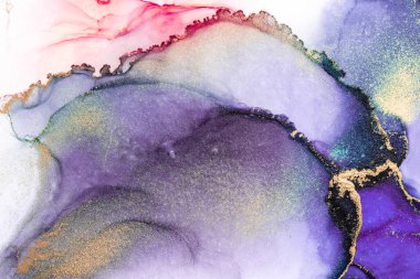Kağıt üzerinde mermer sıvı mürekkep resminin mor altın soyut arkaplanı .