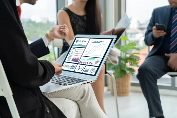 Business data dashboard analysis by ingenious computer software — Stock Photo, Image
