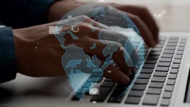 İş adamı iş veri analizini analiz etmek için yetenekli dizüstü bilgisayar kullanır