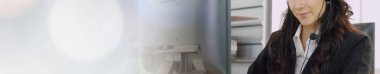 Geniş görünüm panoramik pankartta çağrı merkezi veya müşteri destek aracıName