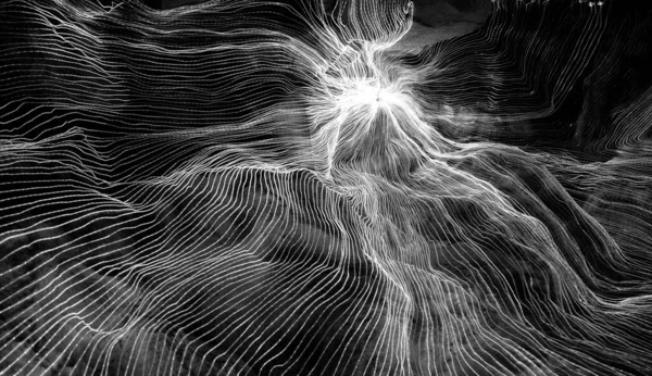 Абстрактная волна цифровых линий, соединяющих сетевые точки и темный фон — стоковое фото
