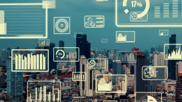 Аналитический интерфейс бизнес-данных пролетает над умным городом, показывая будущее изменений — стоковое видео