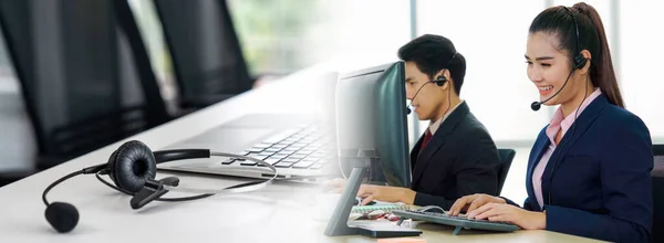 Geschäftsleute mit Headset arbeiten im Büro im erweiterten Blickfeld — Stockfoto