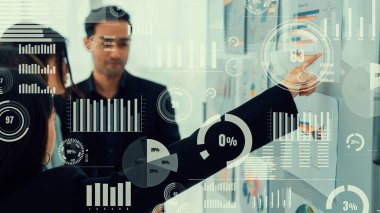 Şirket personeli toplantısındaki iş adamları imrendirici grafikle