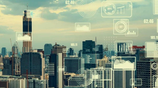 Interface analítica de dados de negócios sobrevoa cidade inteligente mostrando futuro de alteração — Fotografia de Stock