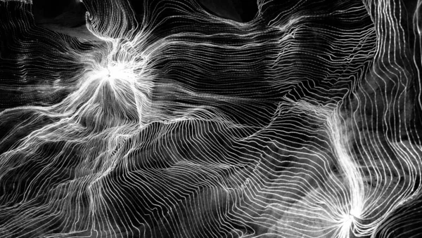 Ağ noktaları ve koyu arkaplanı birbirine bağlayan dijital dokuma çizgilerinin soyut dalgası