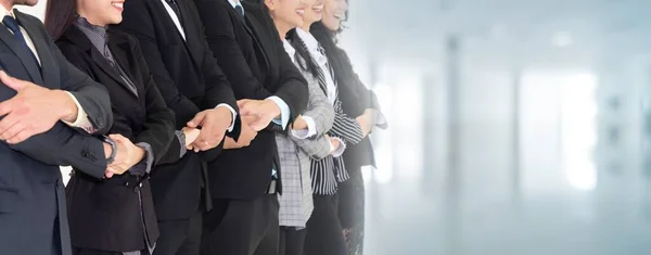 Successful business people standing together broaden view — Stock Photo, Image