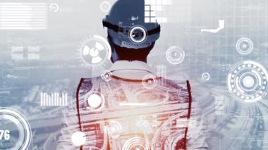 Gelecekteki bina inşaatı ve HUD hologram grafik tasarımı ile yaratıcı mühendislik projesi konsepti. İnşaat mühendisi, mimar ya da inşaat işçisi modern sivil teknoloji ile çalışıyor..