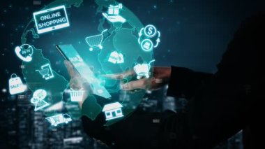 Çevrimiçi alışveriş ve İnternet Para Ödeme İşlem Teknolojisi. Modern grafik arayüzü müşterilerin internet sitesinden satın almaları ve online transferle ödeme yapmaları için e-ticaret perakende mağazasını gösteriyor.