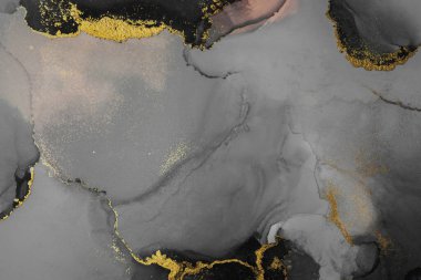 Kağıt üzerinde mermer sıvı mürekkep resimlerinin koyu altın soyut arkaplanı. Yüksek kaliteli kağıt dokusu üzerine orijinal suluboya alkol mürekkebi resmi .
