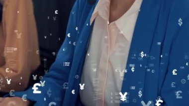 Müşteri desteği çağrı merkezi imrendirici grafik ile veri sağlar. İş ve iletişim teknolojisi kavramı .