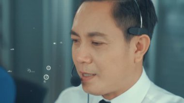 Müşteri desteği çağrı merkezi imrendirici grafik ile veri sağlar. İş ve iletişim teknolojisi kavramı .