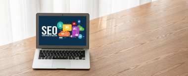 Model e-ticaret için SEO arama motoru optimizasyonu ve bilgisayar ekranında gösterilen çevrimiçi perakende işi